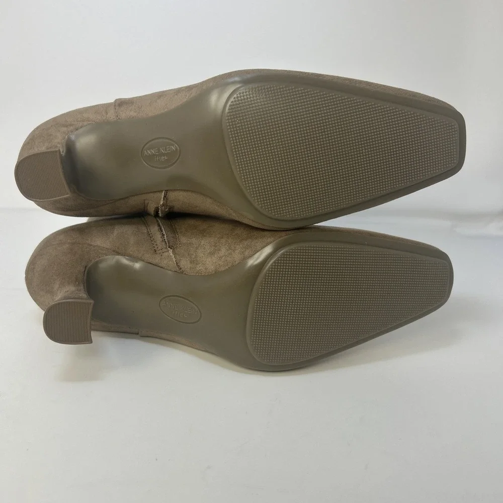 Anne Klein Pablo Women's Bootie Size 9.5 M Taupe Suede Snip‎ Toe Flare Heel NIB